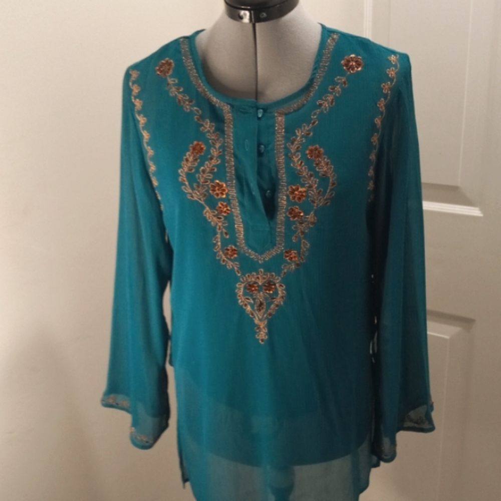 Ninety Size Med 2 piece Tunic/ Cami ,Emblishments ,Sequins & Beading